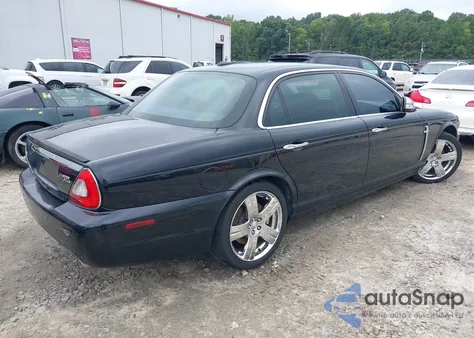 2008 Jaguar Xj Vanden Plas из США, поврежденный, VIN SAJWA82B48SH27649